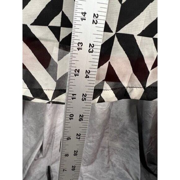 Signature Collection Sleeveless Geometric Black White Top, Size L Large - Picture 6 of 7